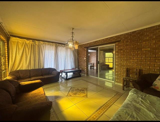 5 BEDROOM HOUSE FOR SALE IN BEDWORTH PARK